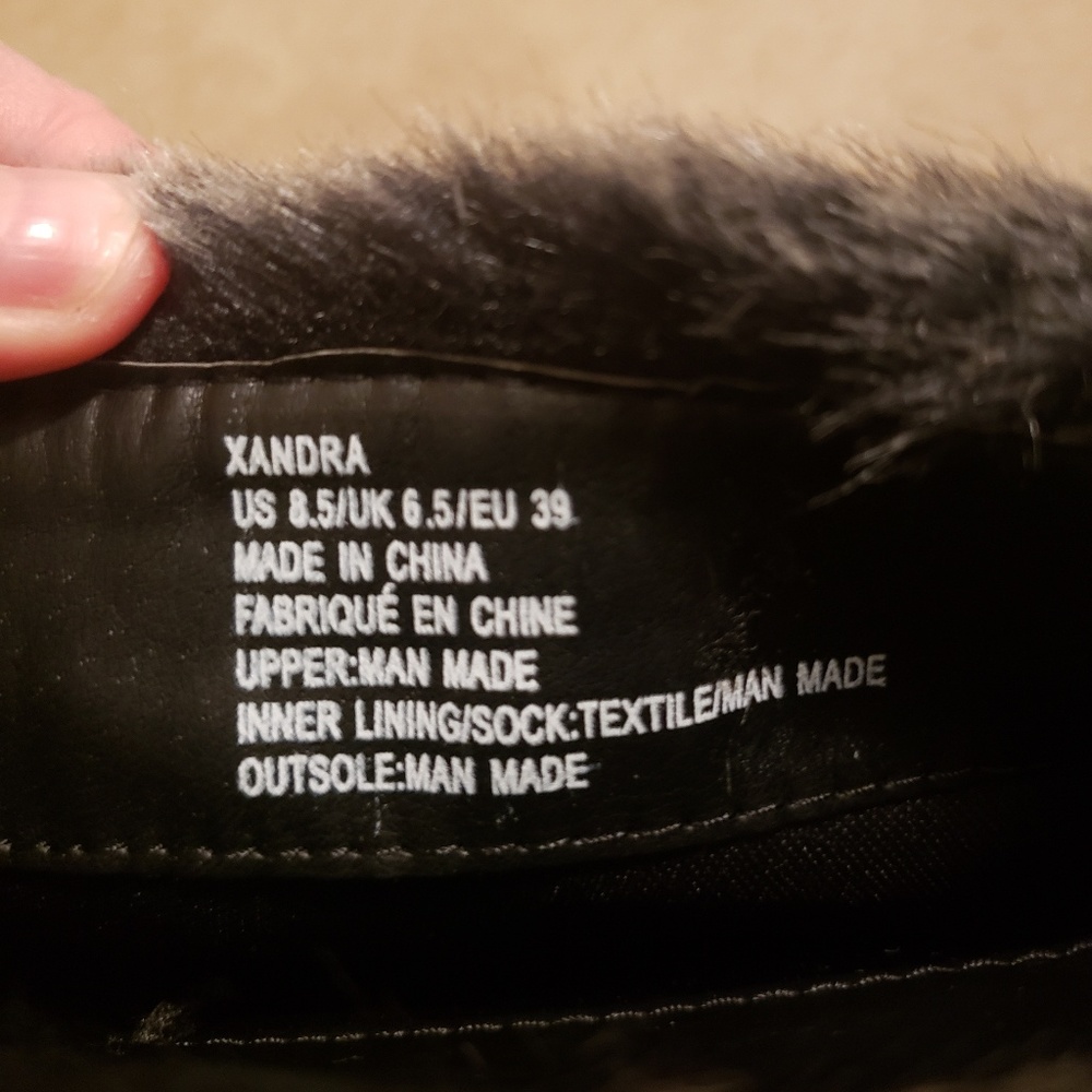 Almost New Boots๐ข - Picture 3 of 5